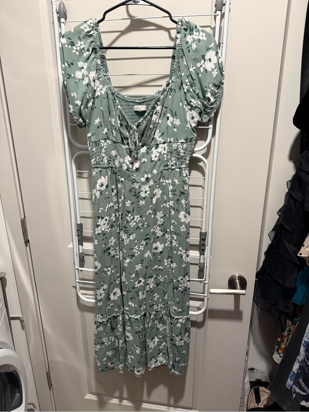 Hollister Sage Green Floral Puff-Sleeve Midi Dress